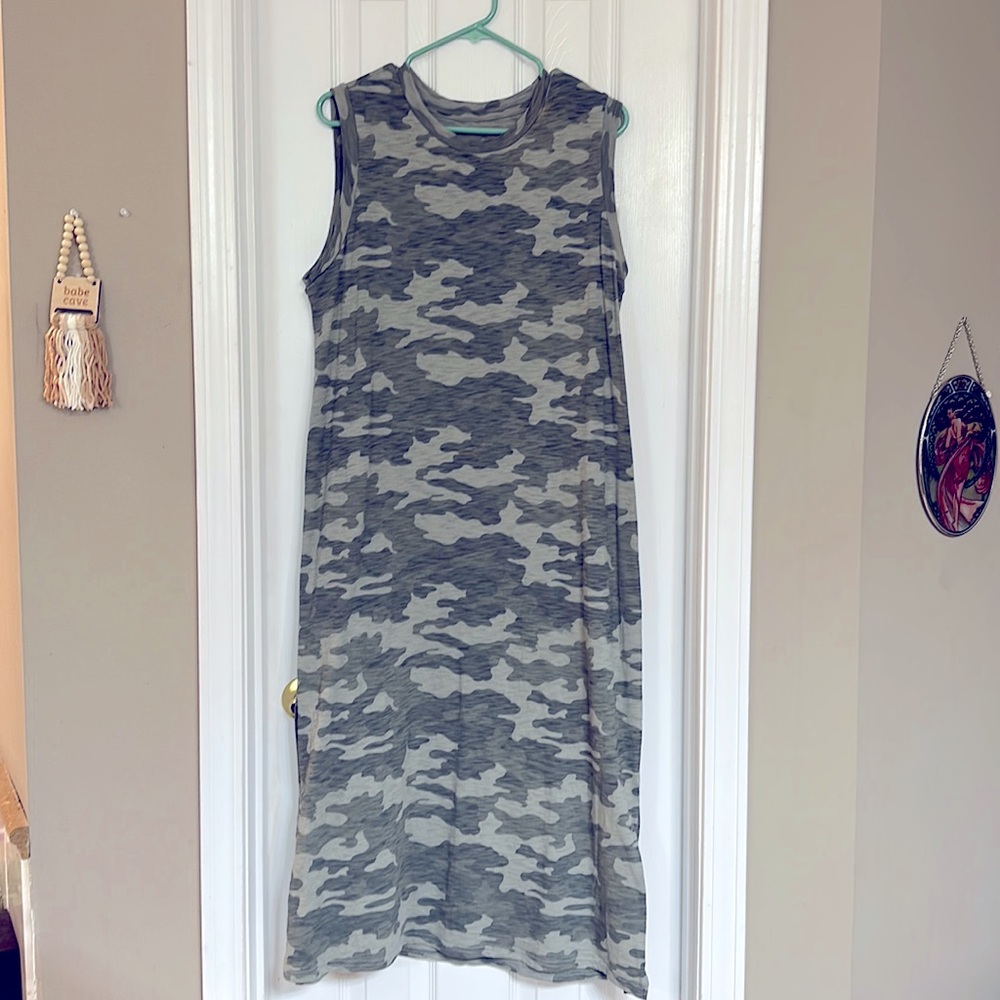 Sleeveless maxi dress